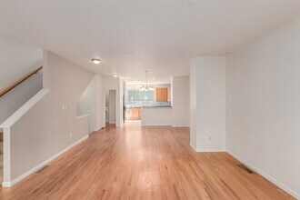 418 S Reed Ct in Lakewood, CO - Building Photo - Building Photo