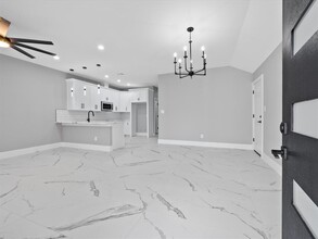 9114 Everglade Dr in Houston, TX - Building Photo - Building Photo