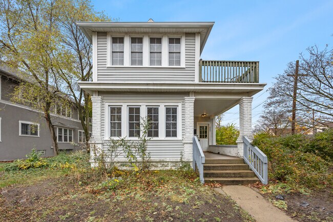 647 Fairview Ave NE-Unit -1 in Grand Rapids, MI - Foto de edificio - Building Photo
