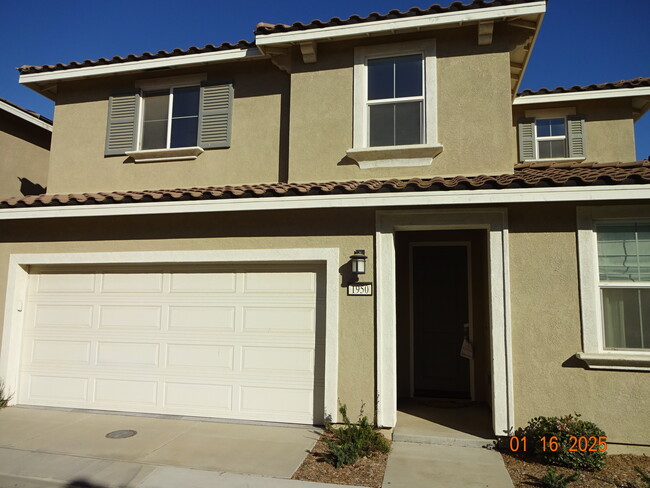 1950 Tangelo Way in Santa Paula, CA - Building Photo - Building Photo