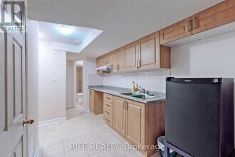 81 Old Kennedy Rd in Markham, ON - Building Photo - Building Photo