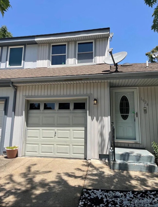 property at 1924 Lawrence Ct