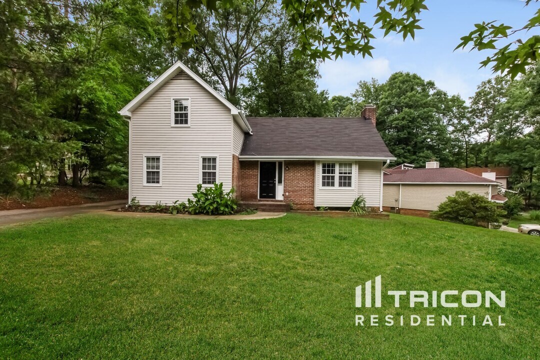 8434 Barncliff Rd in Charlotte, NC - Building Photo