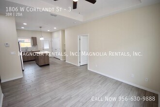 1806 W Cortlandt St, Unit 3 in Edinburg, TX - Foto de edificio - Building Photo