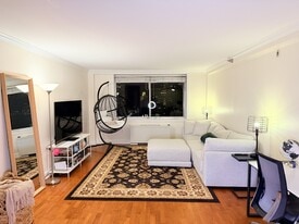 2479 Peachtree Rd NE, Unit 1508 in Atlanta, GA - Building Photo