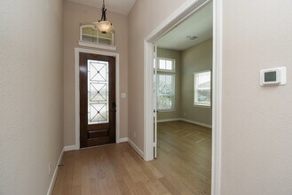2008 Harrow Oak Ln in Houston, TX - Building Photo - Building Photo