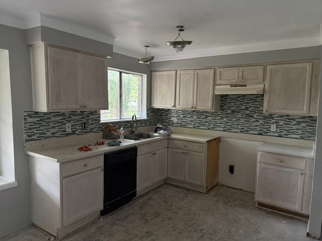 property at 4711 Beechaven St
