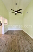 15730 Via Calanova in San Diego, CA - Foto de edificio - Building Photo