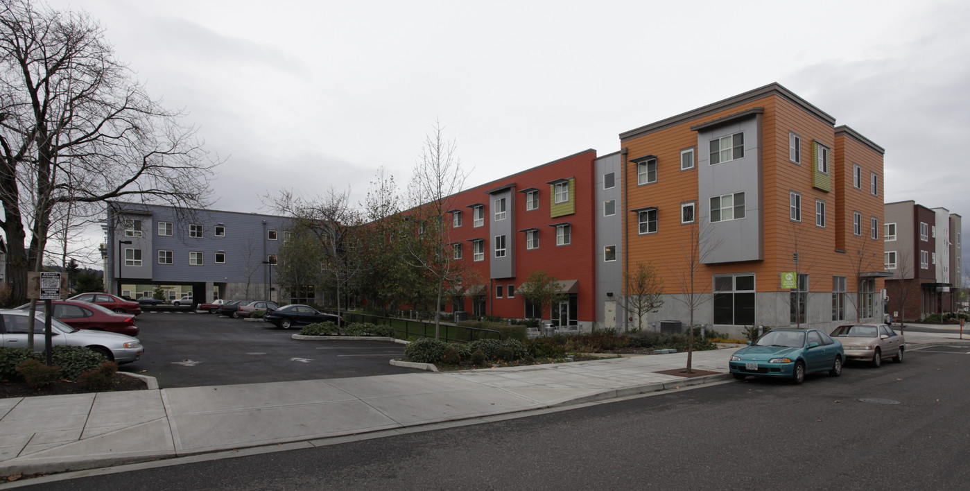 New Columbia - HOA in Portland, OR - Foto de edificio