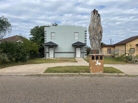 7 E Van Week St in Edinburg, TX - Building Photo