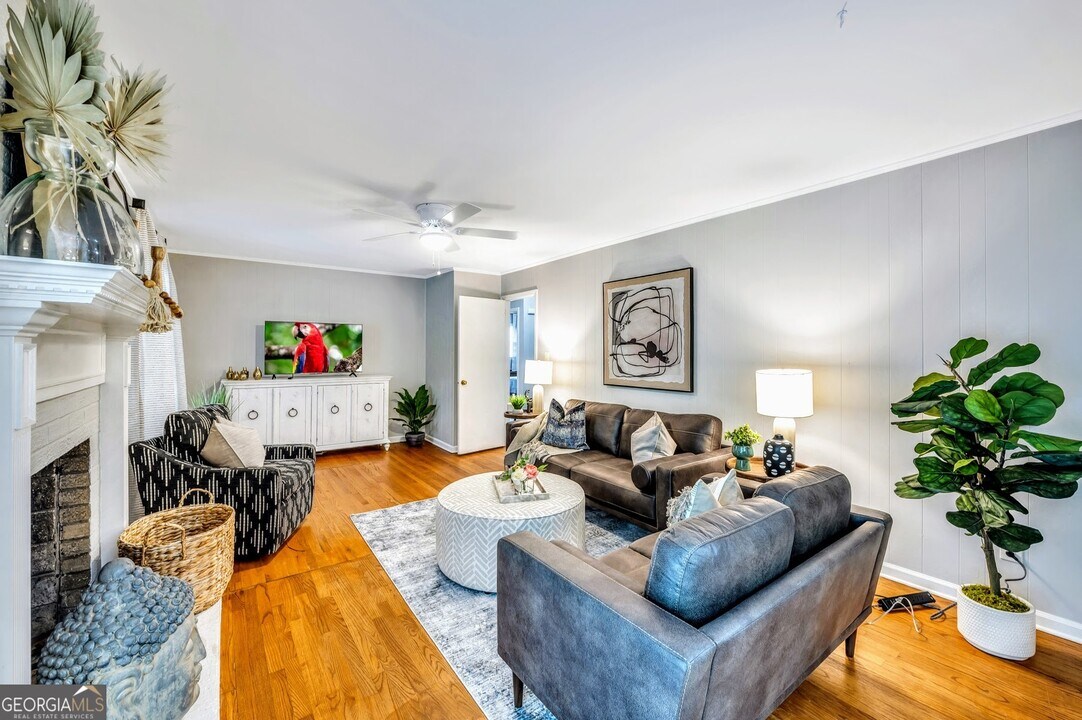 801 Mockingbird Ln in Marietta, GA - Building Photo