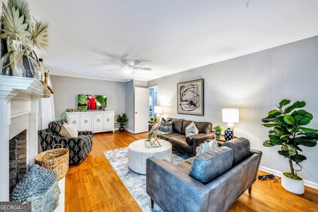 property at 801 Mockingbird Ln