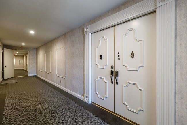 14923 Moorpark St in Sherman Oaks, CA - Building Photo - Building Photo