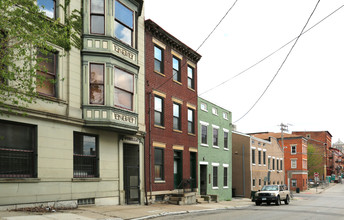 1306 Broadway in Cincinnati, OH - Foto de edificio - Building Photo