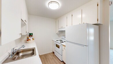 400 Alameda del Prado in Novato, CA - Building Photo - Building Photo