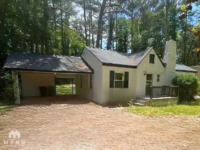 property at 2000 Cascade Rd