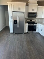 1001 Wadsworth Dr in Roseville, CA - Building Photo