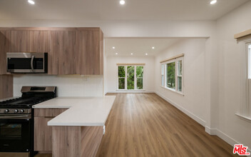 5727 Carlton Way in Los Angeles, CA - Building Photo - Building Photo