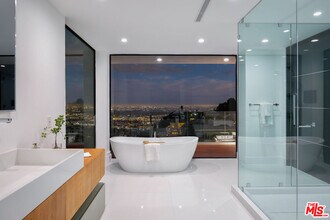 2110 Hercules Dr in Los Angeles, CA - Building Photo - Building Photo