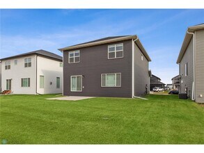 5480 Lori Ln W in West Fargo, ND - Building Photo - Building Photo