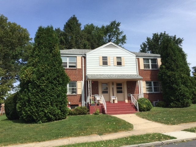 1904 Dickinson Ave in Camp Hill, PA - Building Photo