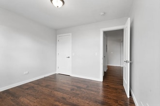 2945 W Peterson Ave in Chicago, IL - Building Photo - Building Photo