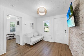 308 SW 1st St in Delray Beach, FL - Building Photo - Building Photo