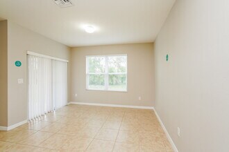 2002 SE 12th St in Cape Coral, FL - Building Photo - Building Photo