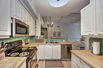 1160 Reserve Way in Naples, FL - Building Photo - Building Photo