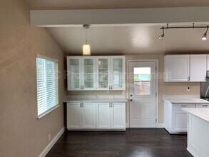 1975 Paralta Ave in Seaside, CA - Building Photo - Building Photo