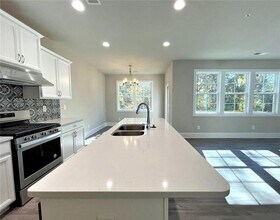 661 Crosshaven Dr in Marietta, GA - Building Photo - Building Photo
