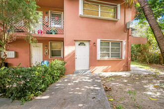 3760 SW 1st St in Fort Lauderdale, FL - Building Photo - Building Photo