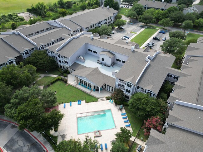 Stone Brook Seniors Active Adult Living in San Marcos, TX - Foto de edificio - Building Photo