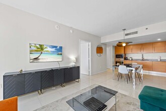 485 Brickell Ave in Miami, FL - Building Photo - Building Photo