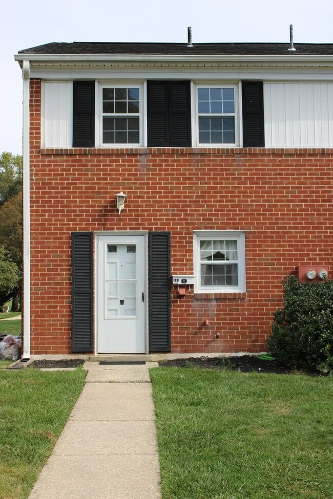 property at 711 Hardwick Pl