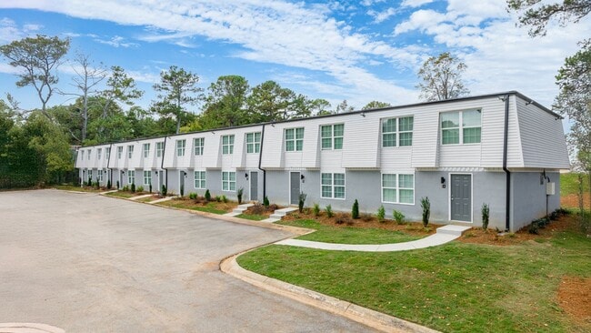 Crystal at Riverdale in College Park, GA - Foto de edificio - Building Photo