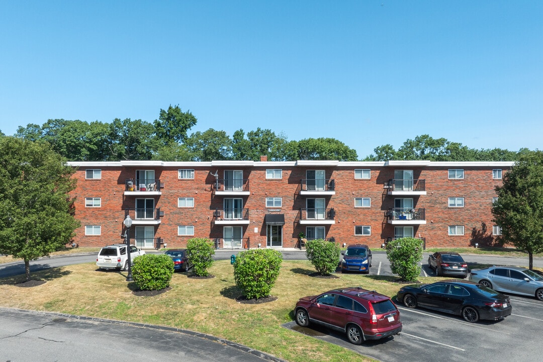Highland House Apartments in Randolph, MA - Foto de edificio