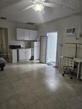 6901 SW 95th Ave in Miami, FL - Building Photo - Building Photo
