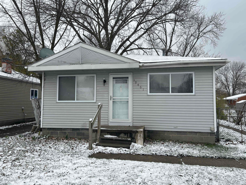 19461 Inkster Rd in Livonia, MI - Foto de edificio