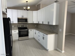 241 8th St SE in Naples, FL - Building Photo - Building Photo