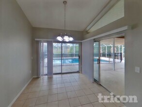 6145 Golddust Rd in Spring Hill, FL - Foto de edificio - Building Photo