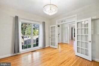 2393 Watters Glen Ct in Falls Church, VA - Building Photo - Building Photo