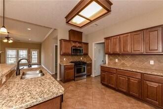 1011 Emerald Dove Ave in College Station, TX - Building Photo - Building Photo