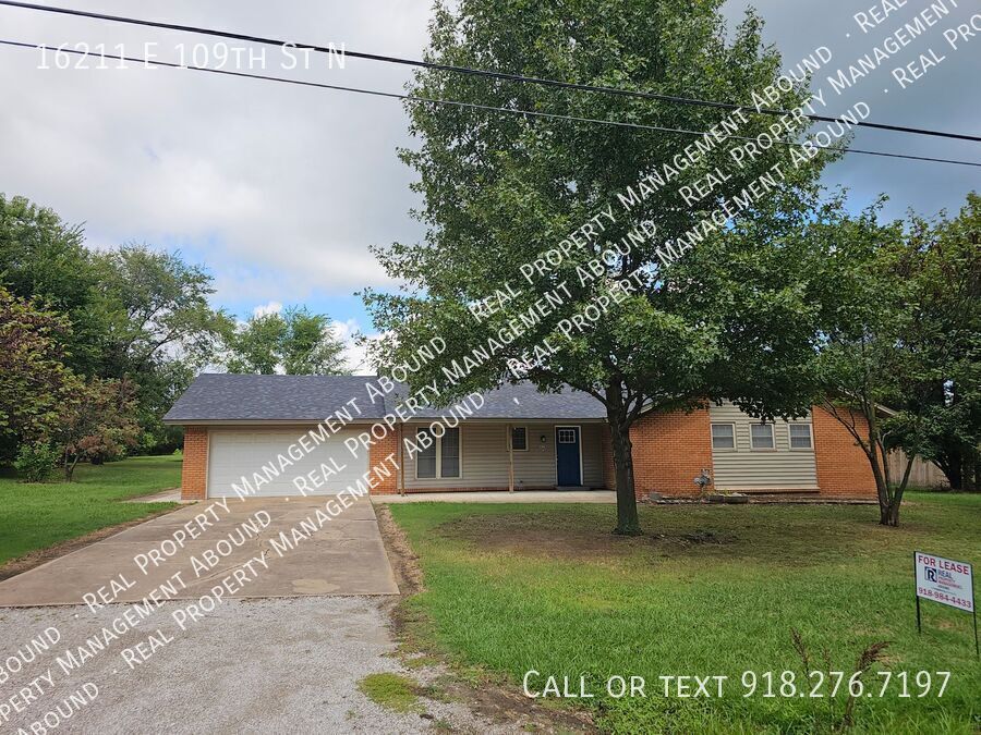 16211 E 109th St N in Owasso, OK - Building Photo