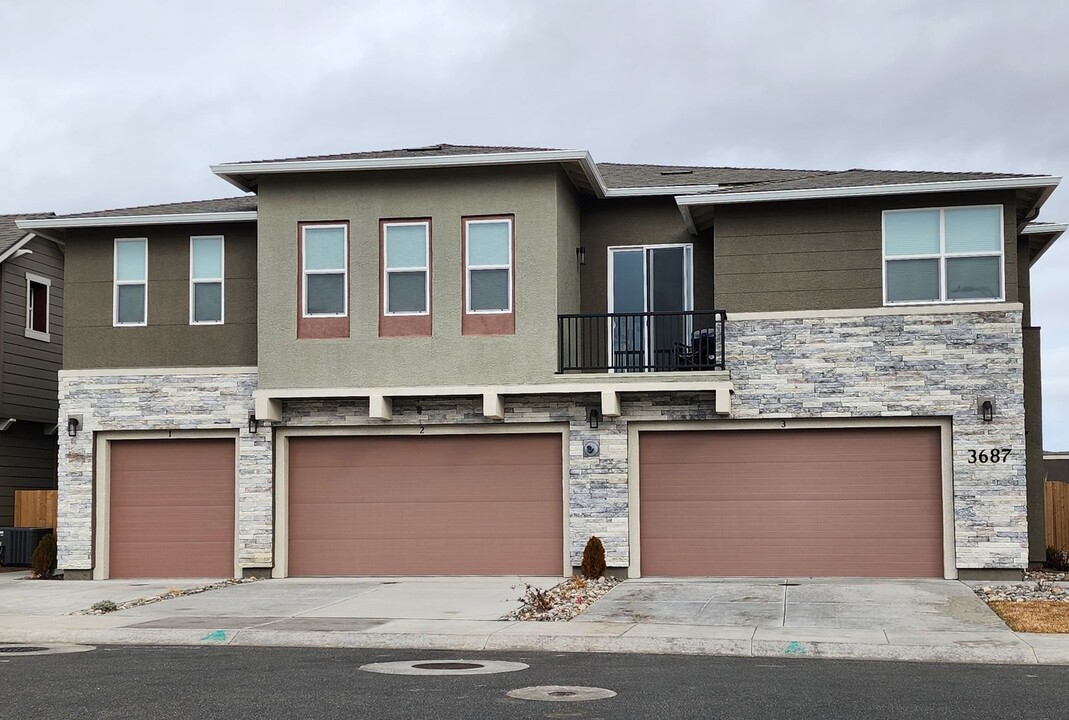 3687 Pulsar Ln in Carson City, NV - Building Photo