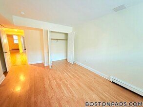 1130 Commonwealth Ave in Boston, MA - Foto de edificio - Building Photo