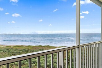529 NE Plantation Rd in Stuart, FL - Foto de edificio - Building Photo