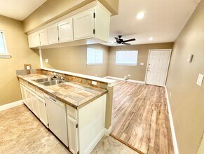 2308 W Hickory St in Denton, TX - Building Photo - Building Photo