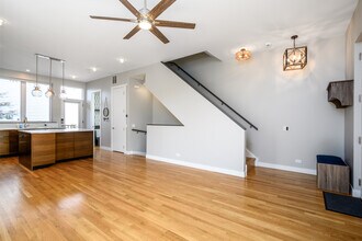 4412 W Waveland Ave in Chicago, IL - Building Photo - Building Photo