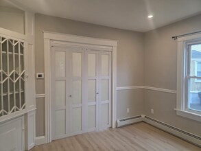 233 Waterman Ave in East Providence, RI - Building Photo - Building Photo
